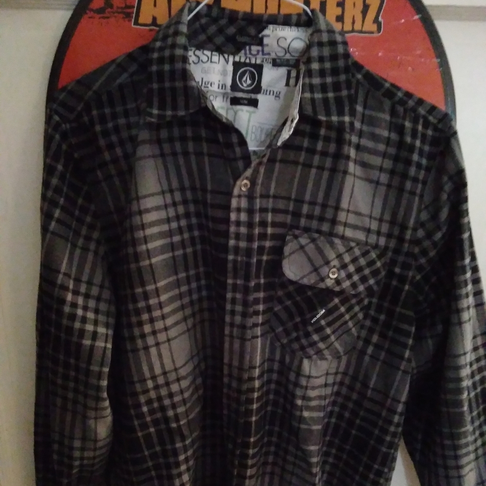 Volcom Button Down EUC